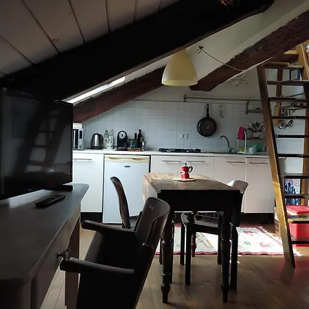 Apartment Il Nido Di Oreste, Un Rifugio Incantevole Dove Ogni Angolo E Un Invito Al Relax E Al Benessere Turin